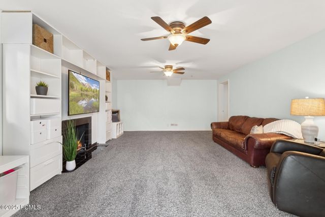 1925 E Hillcrest Avenue, Salt Lake City, UT 84106