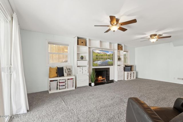 1925 E Hillcrest Avenue, Salt Lake City, UT 84106