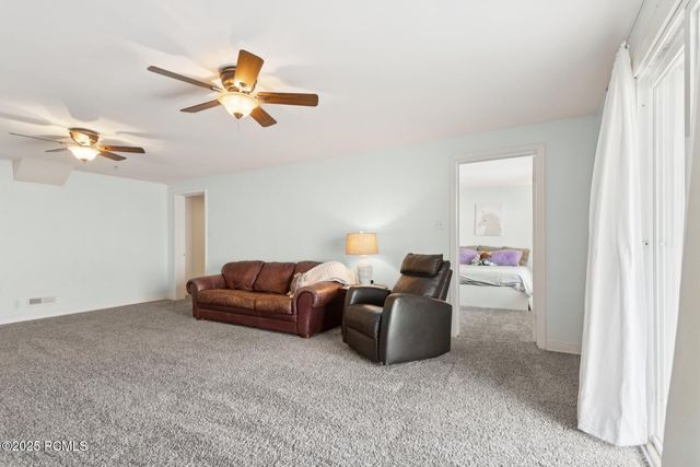 1925 E Hillcrest Avenue, Salt Lake City, UT 84106