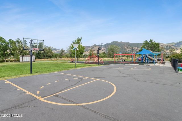 1925 E Hillcrest Avenue, Salt Lake City, UT 84106