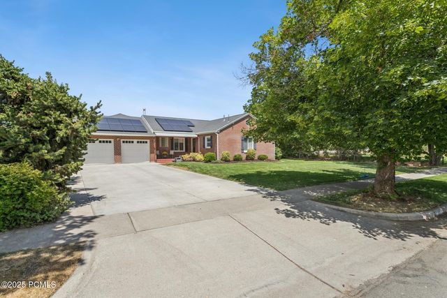 1925 E Hillcrest Avenue, Salt Lake City, UT 84106