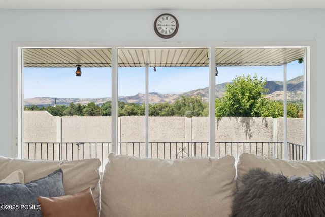 1925 E Hillcrest Avenue, Salt Lake City, UT 84106