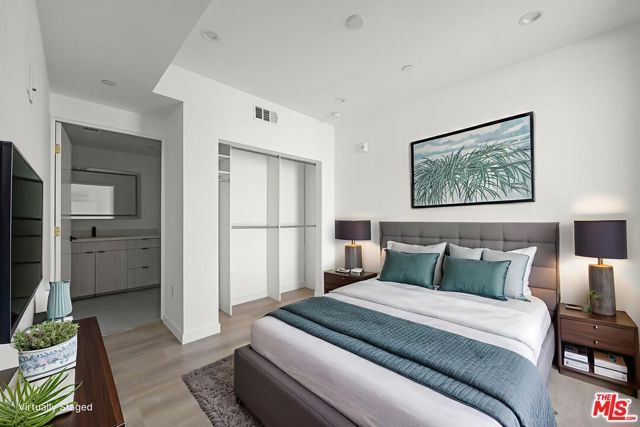 3755 S Canfield Avenue 202, Los Angeles, CA 90034