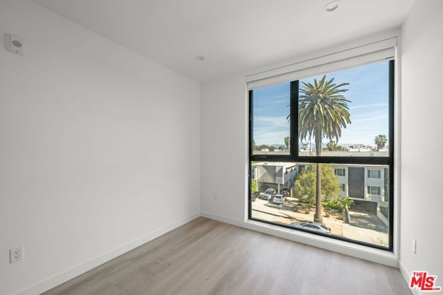 3755 S Canfield Avenue 202, Los Angeles, CA 90034