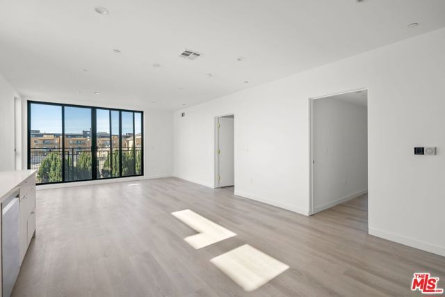 3755 S Canfield Avenue 202, Los Angeles, CA 90034