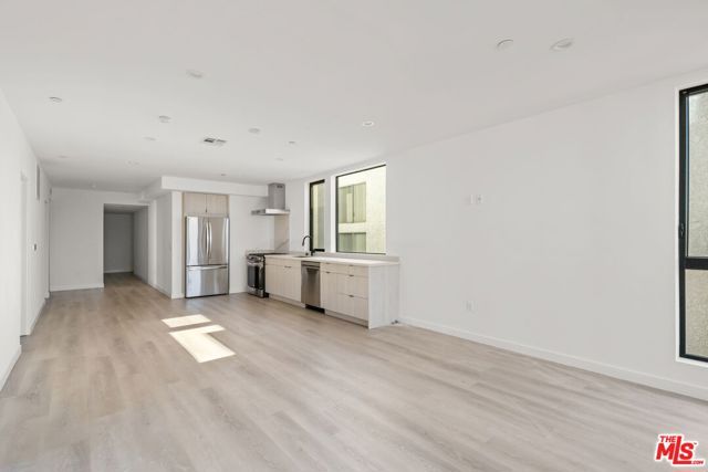 3755 S Canfield Avenue 202, Los Angeles, CA 90034