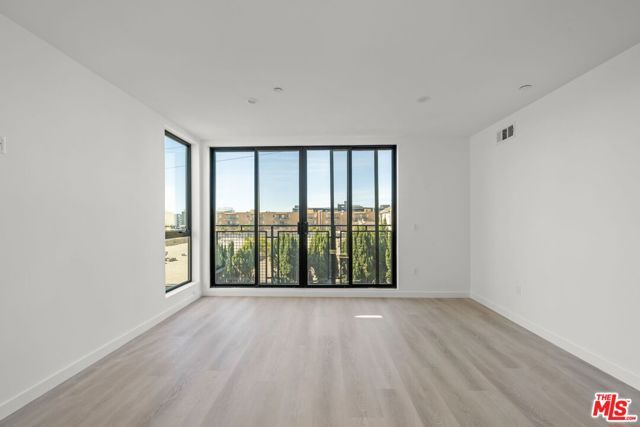 3755 S Canfield Avenue 202, Los Angeles, CA 90034