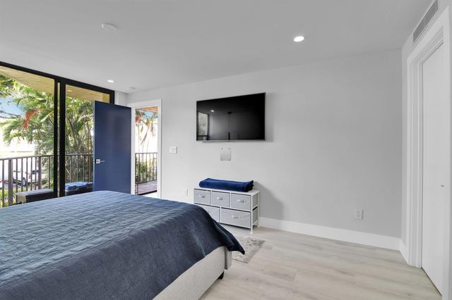 859 Jeffery Street 202, Boca Raton, FL 33487