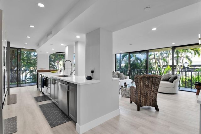 859 Jeffery Street 202, Boca Raton, FL 33487