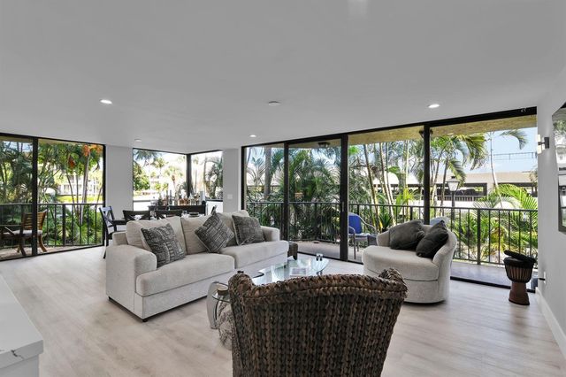 859 Jeffery Street 202, Boca Raton, FL 33487