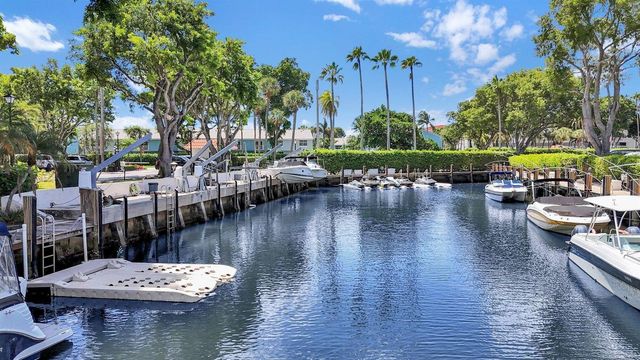 859 Jeffery Street 202, Boca Raton, FL 33487