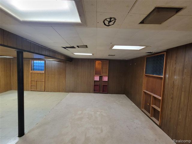 3039 Pearl Avenue, Warren, MI 48091