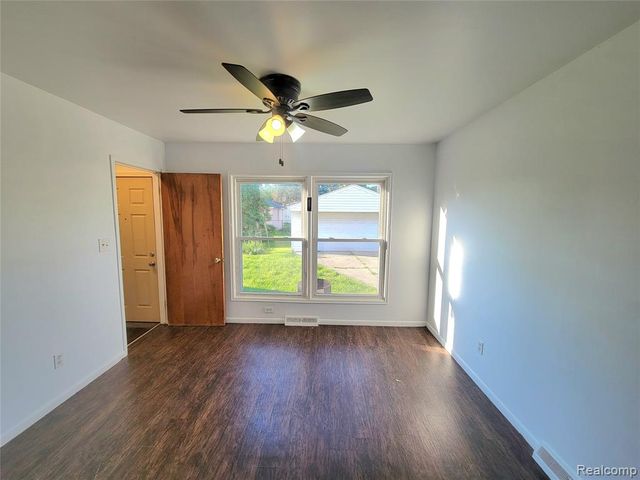 3039 Pearl Avenue, Warren, MI 48091