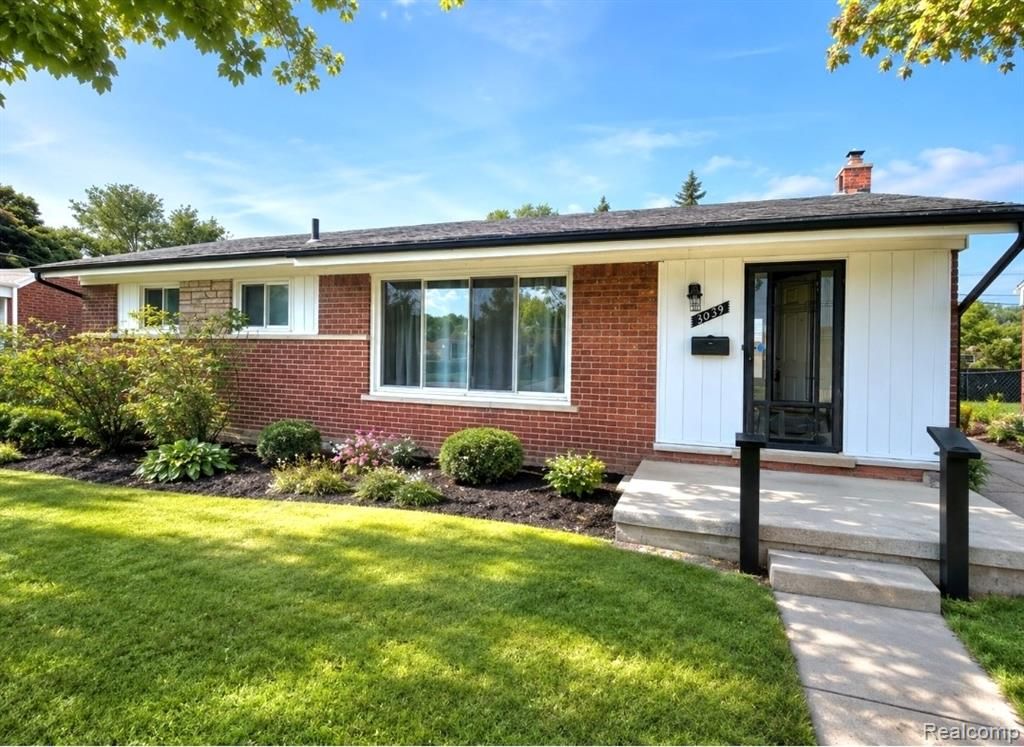 3039 Pearl Avenue, Warren, MI 48091