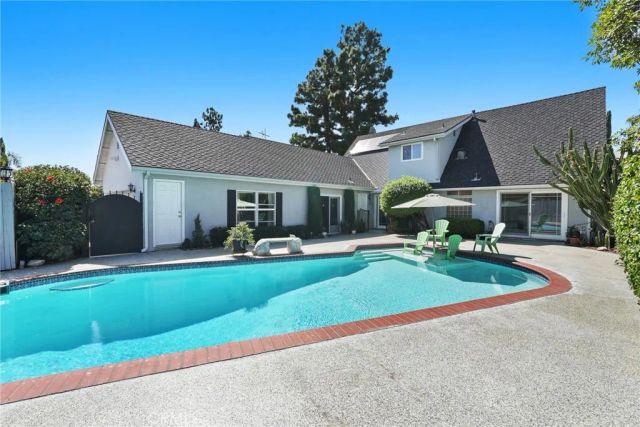 11380 Reseda, Los Angeles, CA 91326