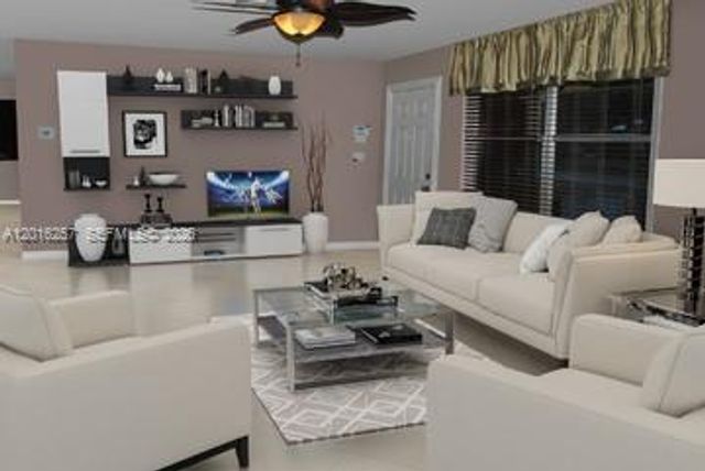 165 SE 4 AVENUE 165, Deerfield Beach, FL 33441