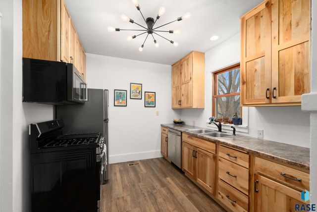 724 S Summit Ave Avenue, Sioux Falls, SD 57014