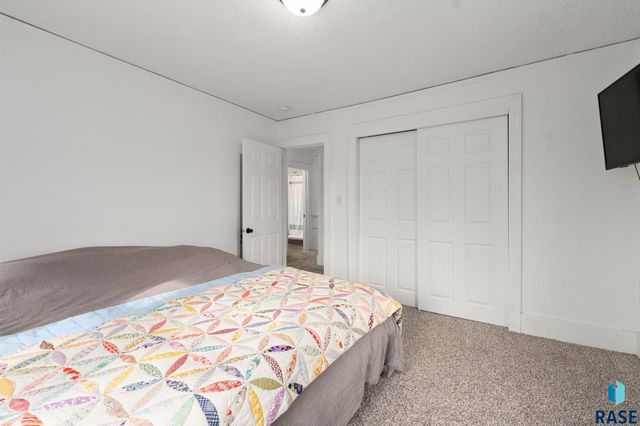 724 S Summit Ave Avenue, Sioux Falls, SD 57014