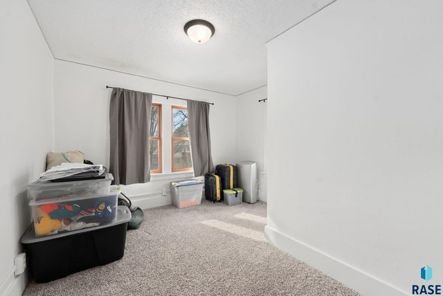 724 S Summit Ave Avenue, Sioux Falls, SD 57014