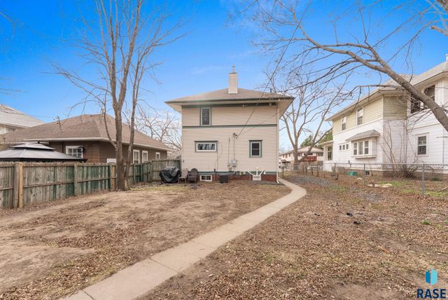 724 S Summit Ave Avenue, Sioux Falls, SD 57014