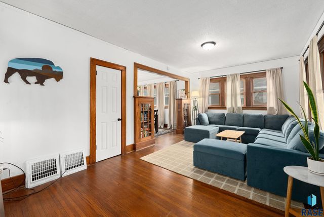 724 S Summit Ave Avenue, Sioux Falls, SD 57014