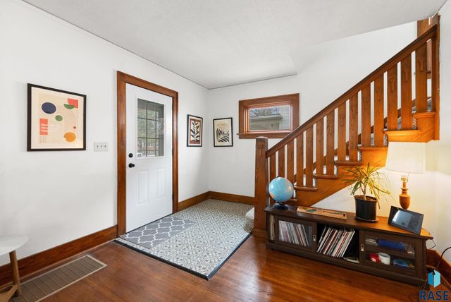 724 S Summit Ave Avenue, Sioux Falls, SD 57014