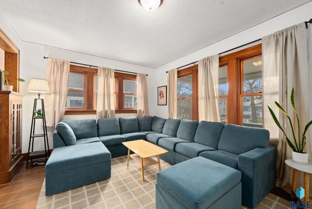 724 S Summit Ave Avenue, Sioux Falls, SD 57014