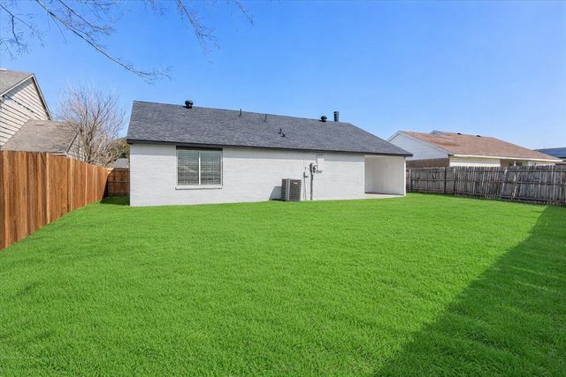 4104 Huckleberry Drive, Fort Worth, TX 76137