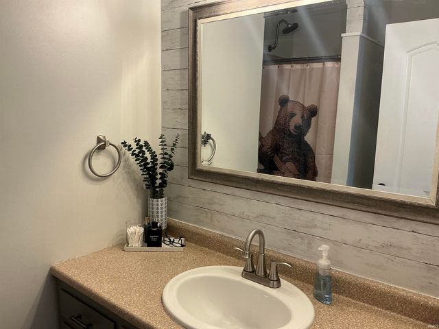 710 W Mount Pleasant Road, Evansville, IN 47711