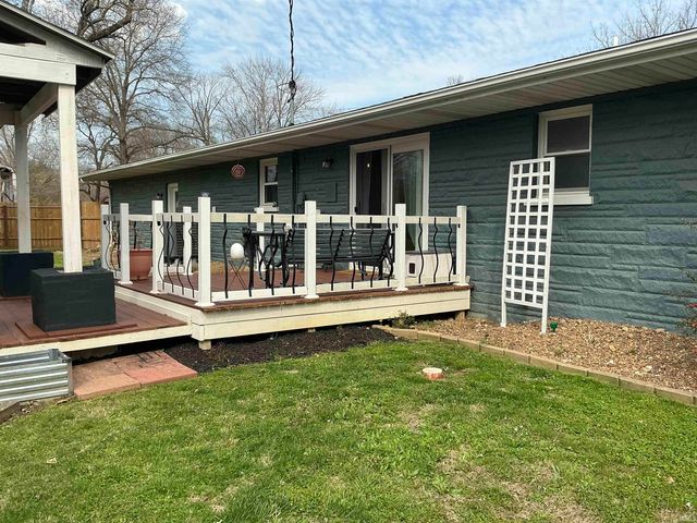 710 W Mount Pleasant Road, Evansville, IN 47711