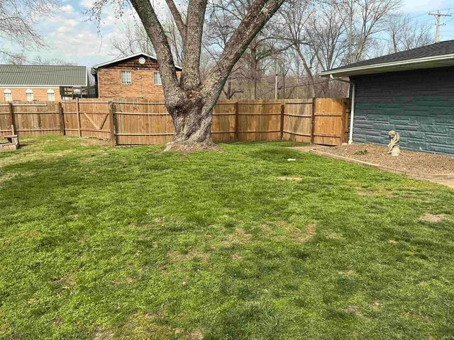 710 W Mount Pleasant Road, Evansville, IN 47711