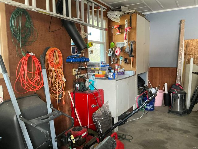 710 W Mount Pleasant Road, Evansville, IN 47711