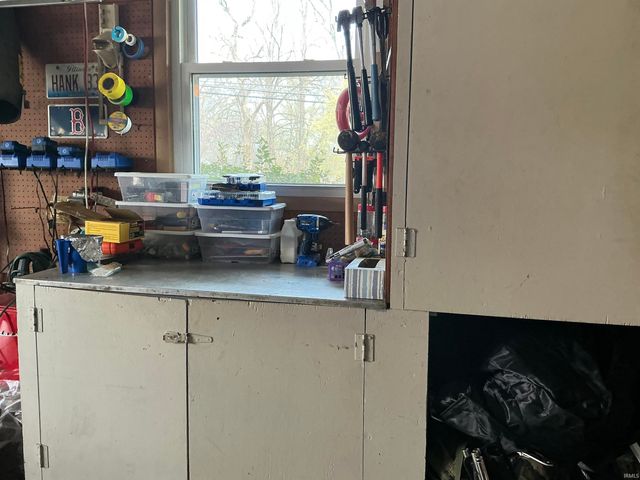 710 W Mount Pleasant Road, Evansville, IN 47711