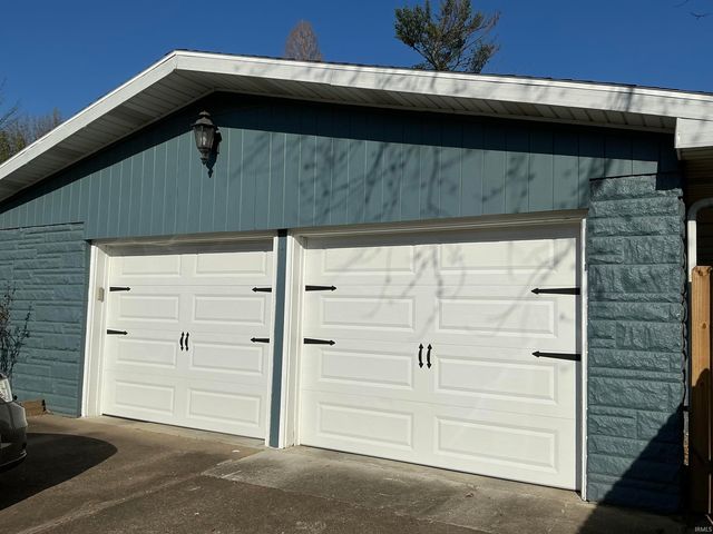 710 W Mount Pleasant Road, Evansville, IN 47711