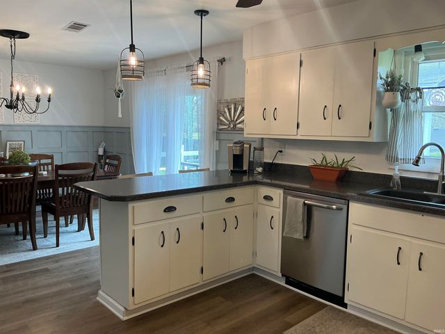 710 W Mount Pleasant Road, Evansville, IN 47711