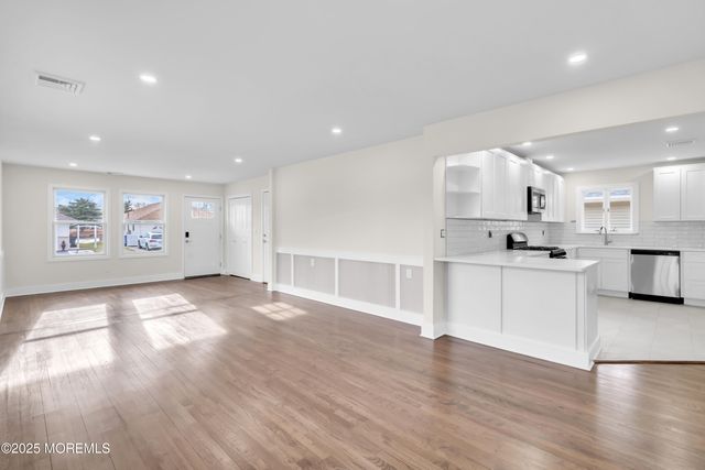 1738 Yorktowne Boulevard, Toms River, NJ 08753