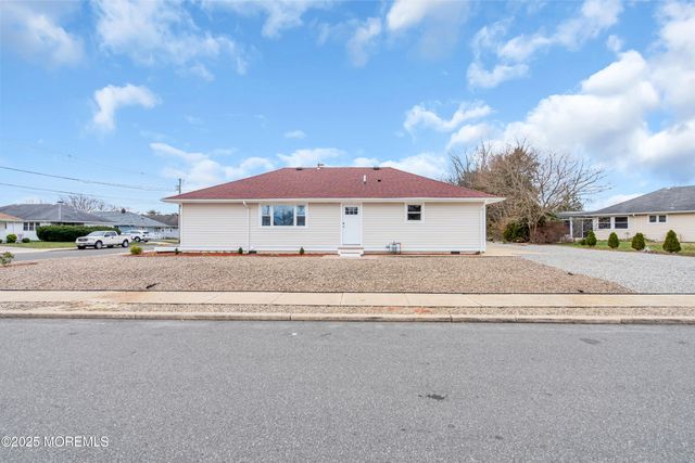 1738 Yorktowne Boulevard, Toms River, NJ 08753