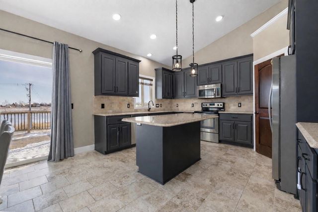 2616 17TH ST NW, Minot, ND 58703