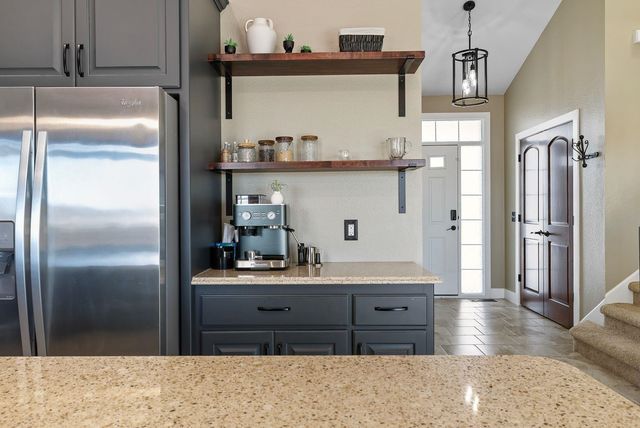 2616 17TH ST NW, Minot, ND 58703