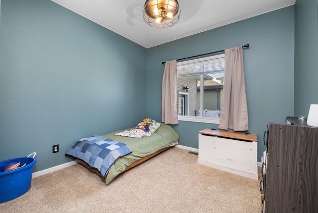 2616 17TH ST NW, Minot, ND 58703