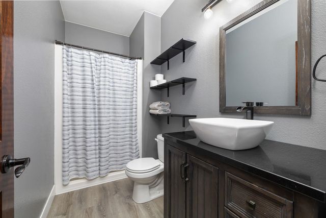 2616 17TH ST NW, Minot, ND 58703