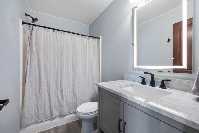 2616 17TH ST NW, Minot, ND 58703