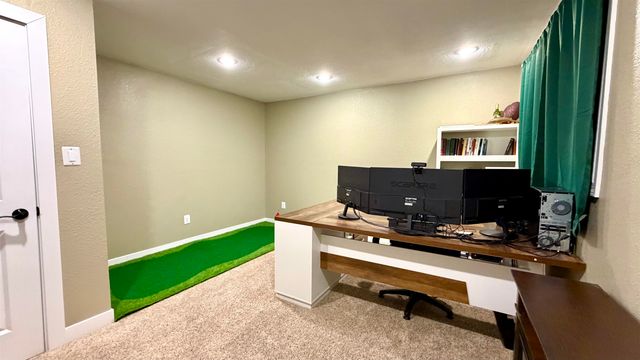 2616 17TH ST NW, Minot, ND 58703