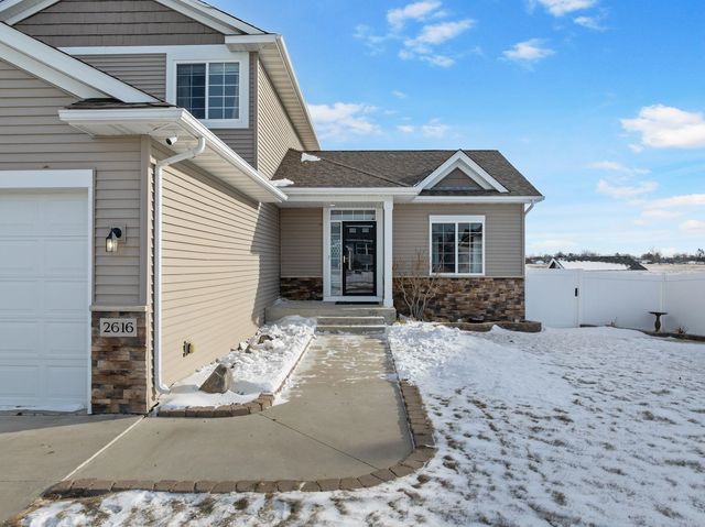 2616 17TH ST NW, Minot, ND 58703