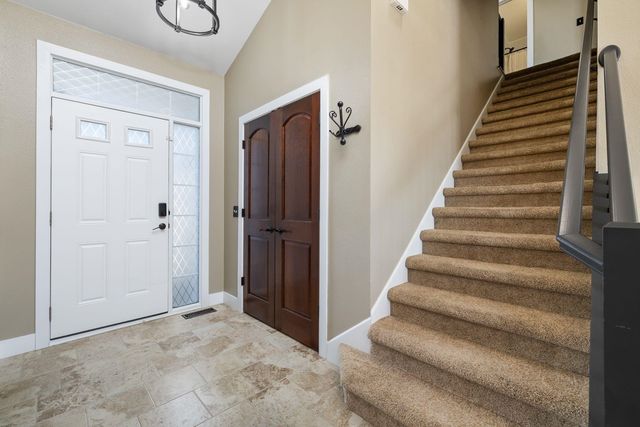 2616 17TH ST NW, Minot, ND 58703