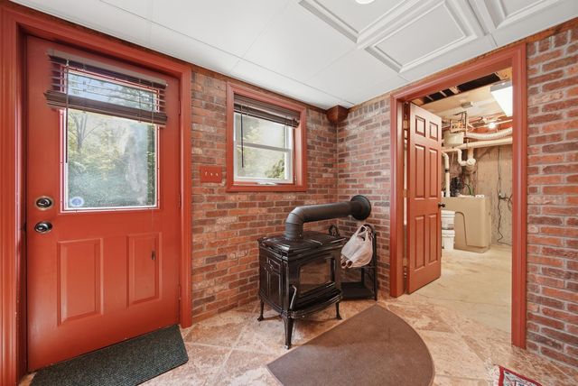 42 Highfields Road, Wilton, NH 03086