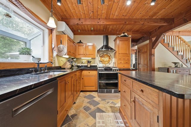42 Highfields Road, Wilton, NH 03086