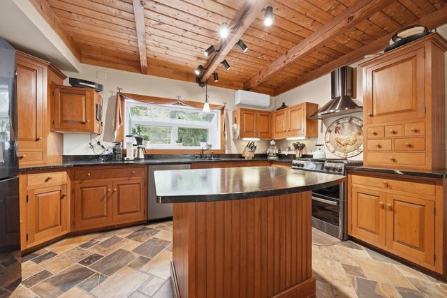 42 Highfields Road, Wilton, NH 03086