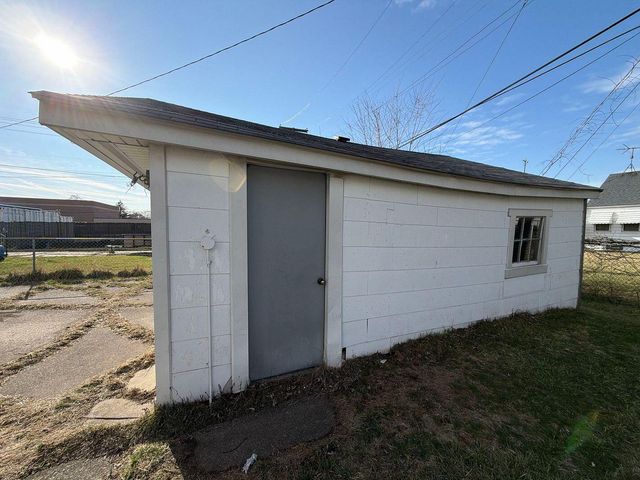 13635 Knox Avenue, Warren, MI 48089