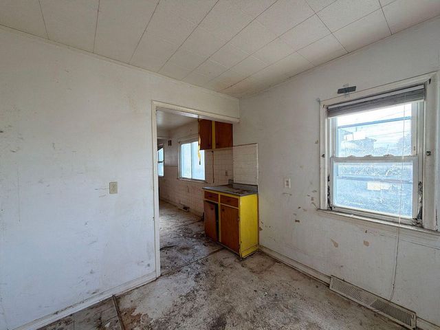 13635 Knox Avenue, Warren, MI 48089